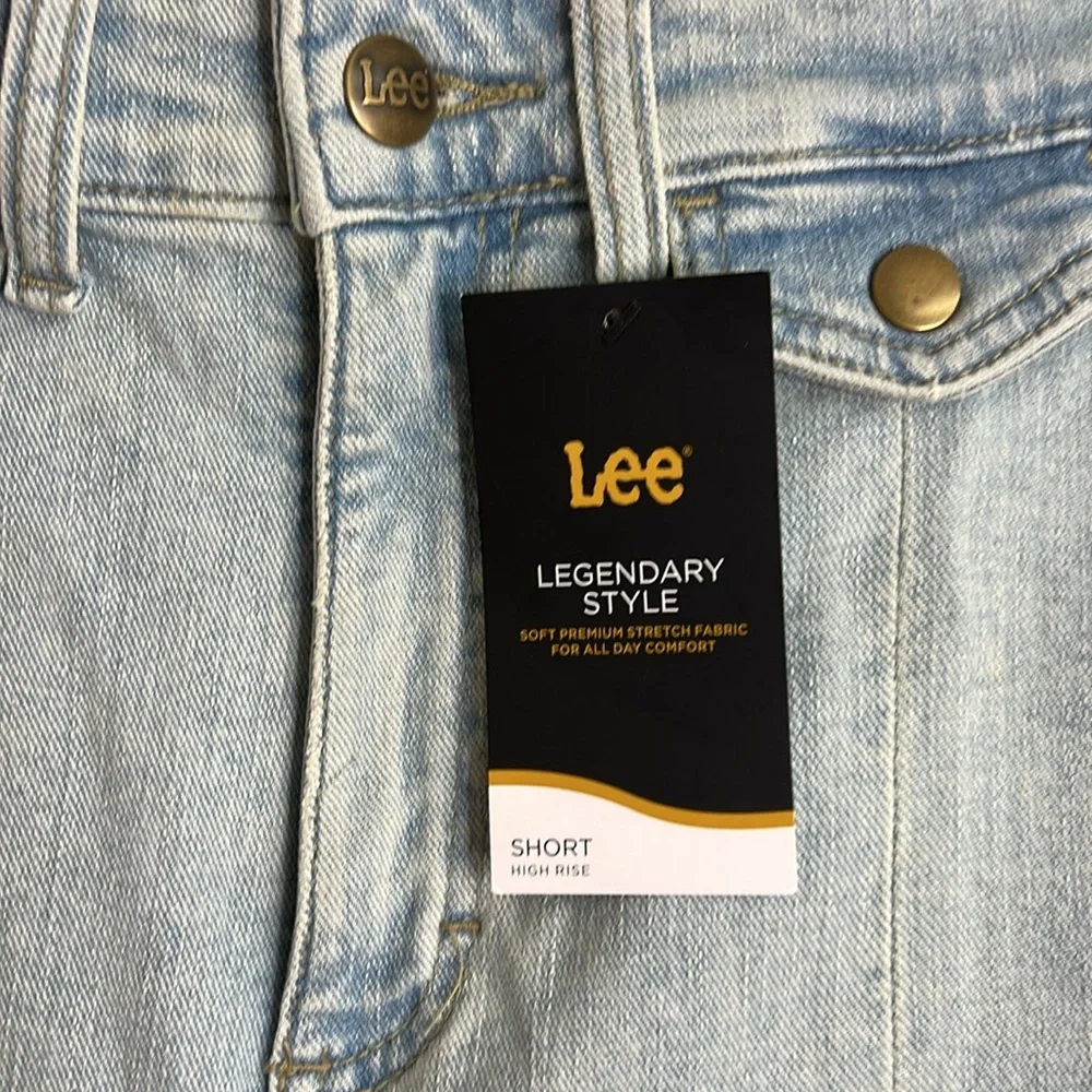 NWT‎ Lee Light Blue Stretchy Denim Shorts- 6